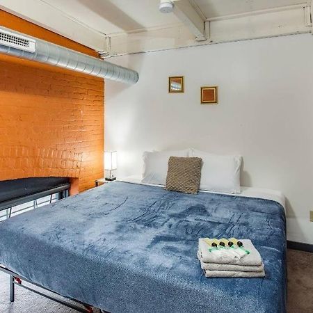Villa Centric Modern Loft W/ King Beds & Smart Gametable Rochester Exterior foto