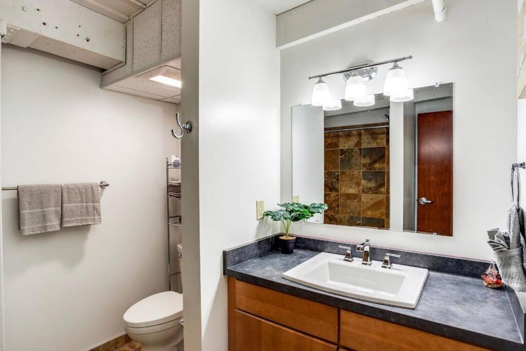 Villa Centric Modern Loft W/ King Beds & Smart Gametable Rochester Exterior foto
